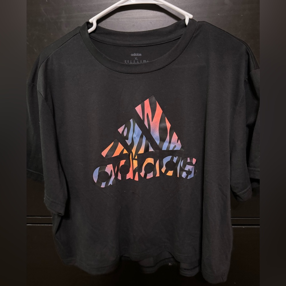 Women’s black Adidas top sz XL